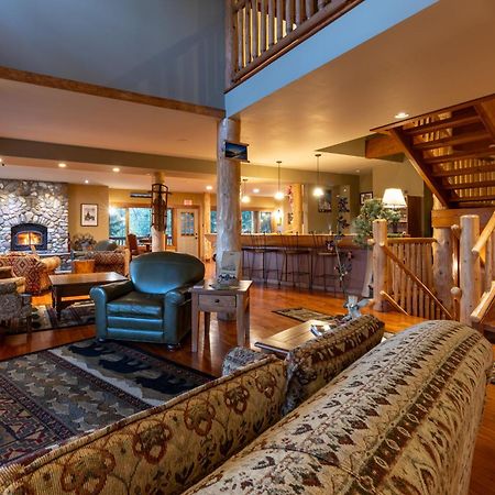 Vagabond Lodge At Kicking Horse ゴールデン エクステリア 写真