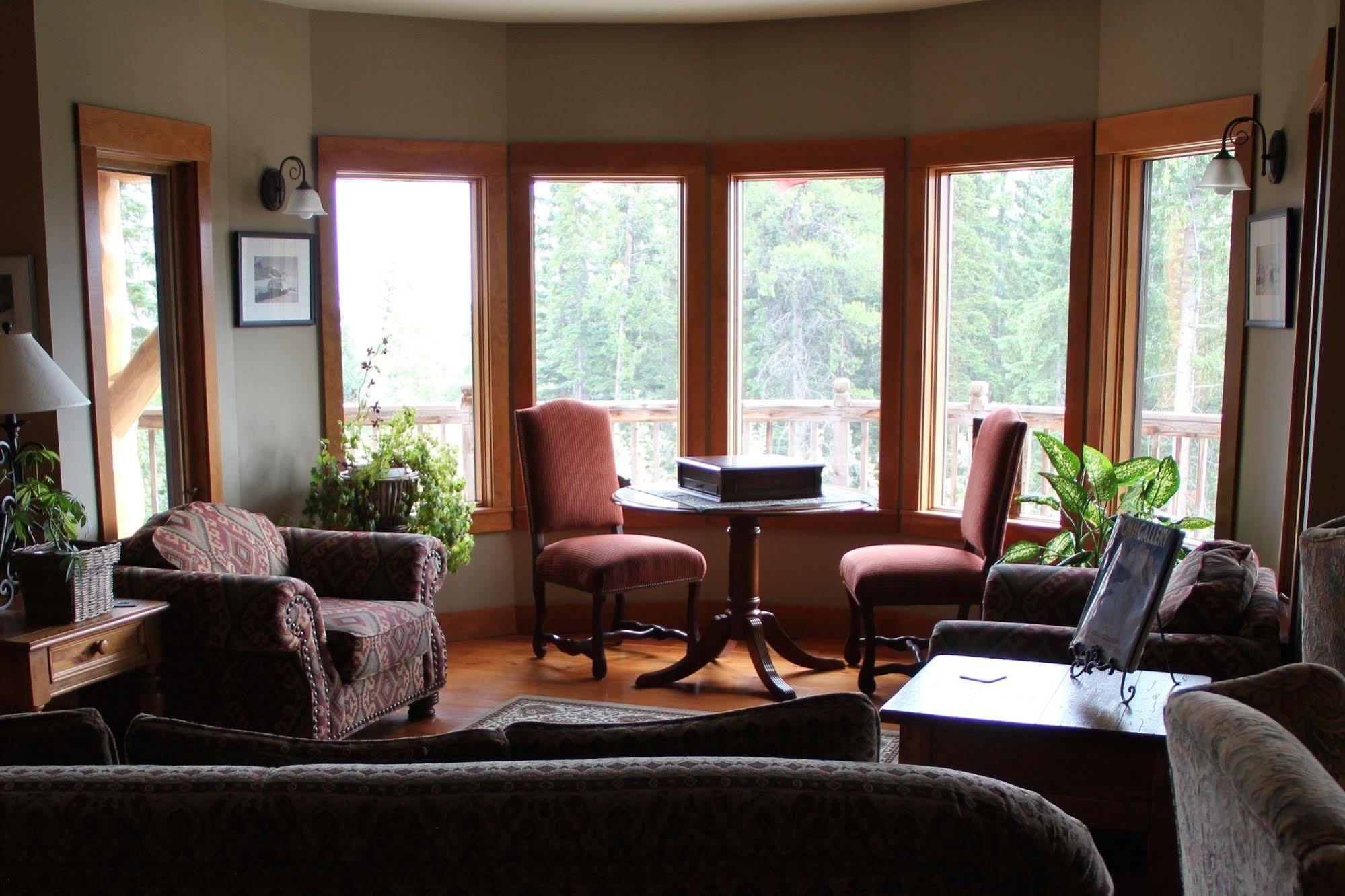 Vagabond Lodge At Kicking Horse ゴールデン エクステリア 写真